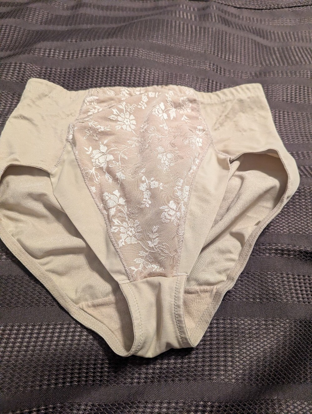 Maidenform Womens Flexees High Cut Leg  Style-5574 Size XL Gently Used